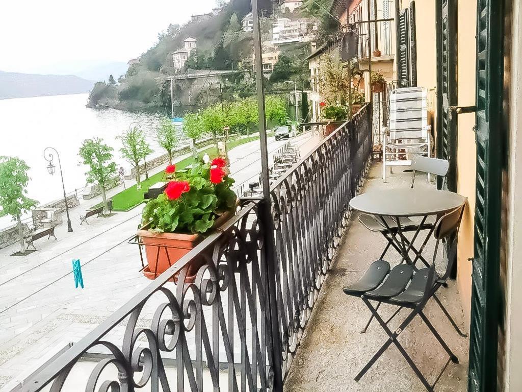 Piazzetta Lago Cannobio Kültér fotó
